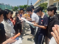 창녕중학교, 사제동행 축구 경기로 스승의 날 의미 더해