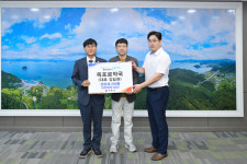 옥포로약국, 보훈의달 맞아 영양제 기부