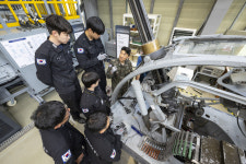 해군교육사, 바다 안전 지키는 해양경찰 함포 연수과정 교육 지원