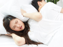 남편 코골이에 아내의 귀가 안들려요!!!