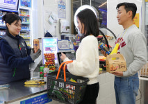 축구팬 모여라…편의점 업계, 아시안컵 맞춰 마케팅 경쟁