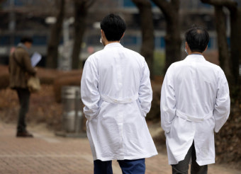 '빅5 병원' 전공의까지 가세… 의협 '의대 증원 반대' 집단행동 준비