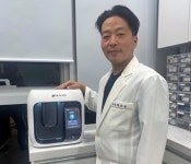 “모든 임플란트 호환되는 유일한 UV 조사기”