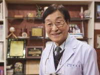 치과의사에서 봉사의 아이콘으로, 인생을 바꾼 헌신
