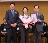 [피플] 서치 의료봉사상 이현아 회원(이현아치과의원장)