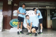 대구FC, 대구북중서 축구 클리닉… 정태욱 수업 집중도 높아, 놀라웠다