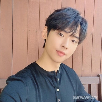 박정우, 최근 SNS에 “검정”
