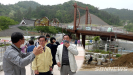 【영상】서천 한산모시관 육교 설치는 반갑지만...한산면민들, 계단 높이·조형물 보완 요구