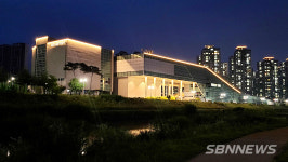 【시사】<영상> 대전시립박물관 새롭게 불 밝힌다…경관 조명 설치