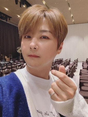 신화 신혜성, 팬들과 함께한 가을 캠프 