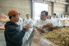 농촌진흥청, ‘자가 사료 제조 기술’ 성공 사례 청년농업인과 공유