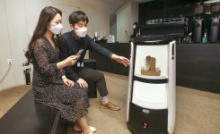 DL이앤씨·우아한형제들, 손잡고 D타워 광화문에 배달로봇 도입