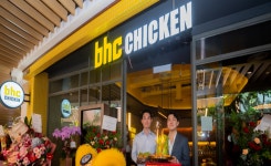 bhc치킨, 말레이시아 1호점 오픈