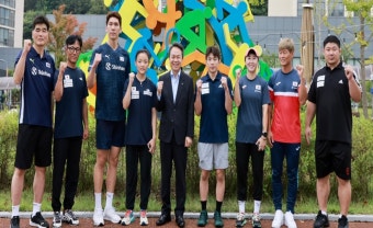 신한금융그룹, 후원 국가대표팀 격려금 전달