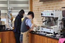 성남시, 바리스타·영농·원예 장애인 경진대회 열어