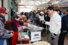 보성군, 설 맞이 녹차골보성향토시장에서 장보기 진행