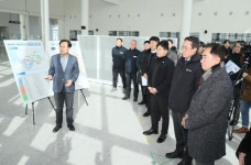 정장선 평택시장, 평택항 국제여객터미널 정상화 촉구 현장점검