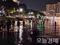 올 여름 여수 웅천친수공원해수욕장에서 특별한 추억을 만들어요!