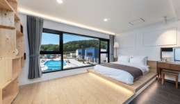 온수수영장 갖춘 풀빌라 찾고 있다면…가평 세인트21 펜션 주목