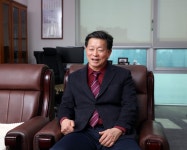 당구장 공기가 깨끗해졌듯이 정치도... 김명연 자유한국당 의원