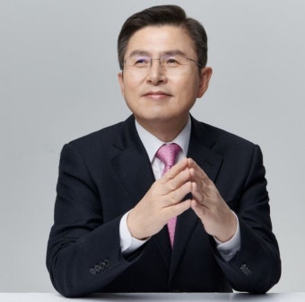 '탄핵 정권의 총리' 황교안, 정계 복귀? 