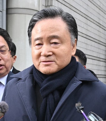 '주식 저가매도 의혹' 허영인 SPC 회장 1심 무죄