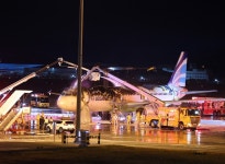 국토부 김해 에어부산 화재로 경상 3명…공항 주기장 3개소 폐쇄