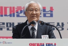 조갑제 