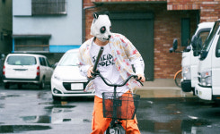 우연히 총을 구한 