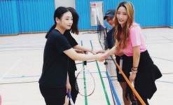 가수 메이린 도선고등학교에서 테니스 교실을 열어