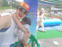 김미진, SNS를 통해 4일 일상공개 서리풀 광장에서 물놀이....