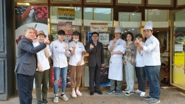 경남중기청, 백년가게 신규 2곳 현판식 가져