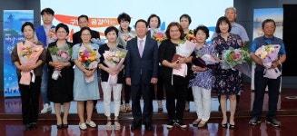 진해구, 상반기 구정발전 유공구민 표창 수여식 가져