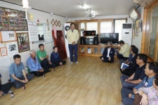 백삼종 의령군수 권한대행, 폭염대비 무더위쉼터 점검