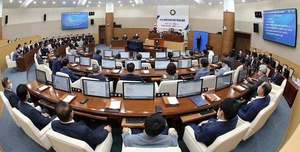 창원시 의회 국힘 의원, 계엄령 발언 논란 확산 중
