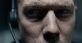 [Opinion] 한정된 시공간, 멱살 잡고 끝까지 가는 긴장감 - 더 길티 [영화]