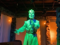 연극 두 병사 이야기 보며 한 해 마무리 하세요