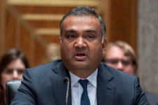 유튜브 구원투수로 나선 닐 모한