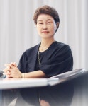 [Cosmax, Copreneur①]  서성석 회장 "코스맥스는 부부의 작품"