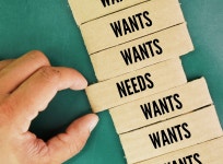 라부부∙위고비∙밑미로 본 절제의 경제학