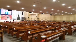 유흥주점 영업한 노래클럽·현장예배 교회 적발