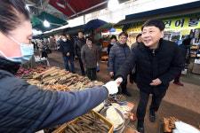 차준택 부평구청장, 명절 맞이 지역 전통시장 방문