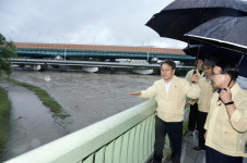 강기정 광주광역시장, 유촌교 긴급 현장 안전점검