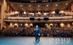 [현장취재] 3500명 인파로 마비된 양천문화회관...우형찬 의원, 사실상 구청장 출정식 성황