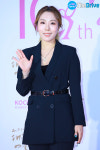 [D포토] 가수 하진, 다정한 인사 (대중문화예술상 레드카펫)