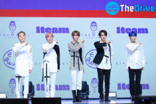 [D포토] 원팀(1TEAM), 원팀 고유의 포즈 (ONE 쇼케이스)