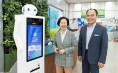 양천구청, 구청 1층 로비서 인공지능 ´파워봇´ 선보여