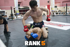 [R5포토] 무차별 파운딩으로 경기를 마무리하는 쎈짐 김지훈…카이저 03 : 스탠드 얼론