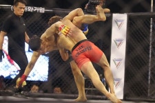 [R5포토] 김경중의 깔끔한 테이크 다운