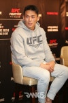[R5포토] 한국 유일 UFC 중량급 정다운 내일 경기는 거리 싸움에서 누가 우위를 정하냐는 것